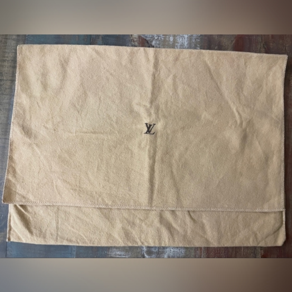 Louis Vuitton 18x13 dust bag